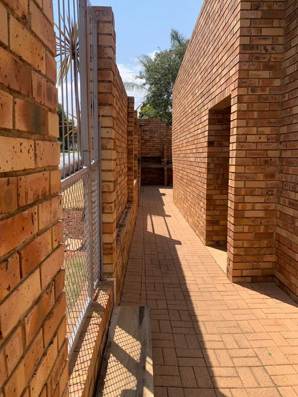 5 Bedroom Property for Sale in Wilkoppies North West